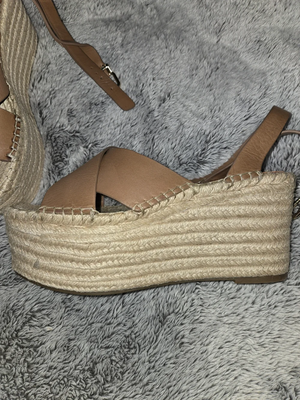 Giani Bini stylish tan
